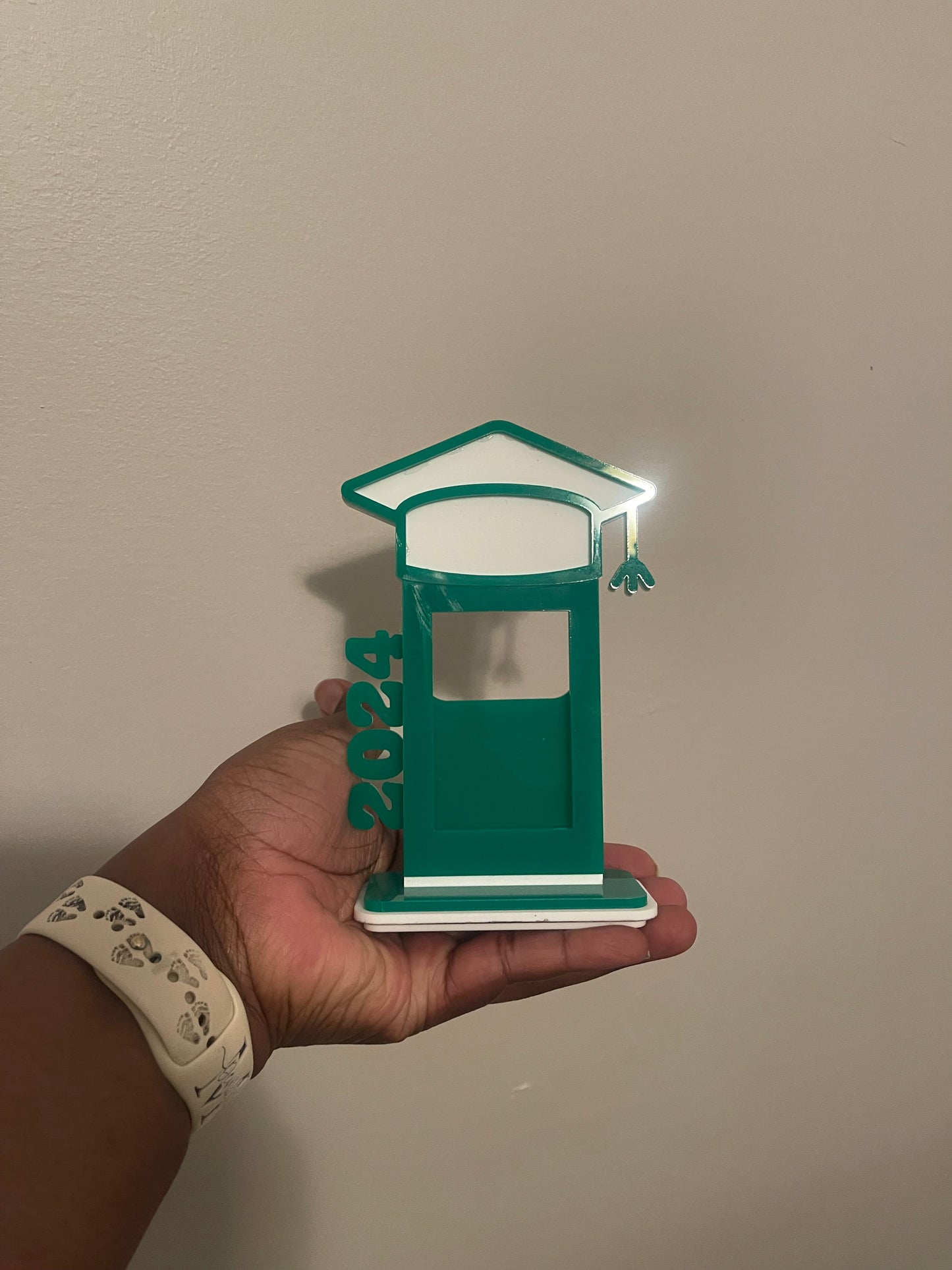 2024 Grad Picture Holder